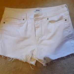 Womans size 9 Sonoma shorts. Like a mini super cute not new, little wear